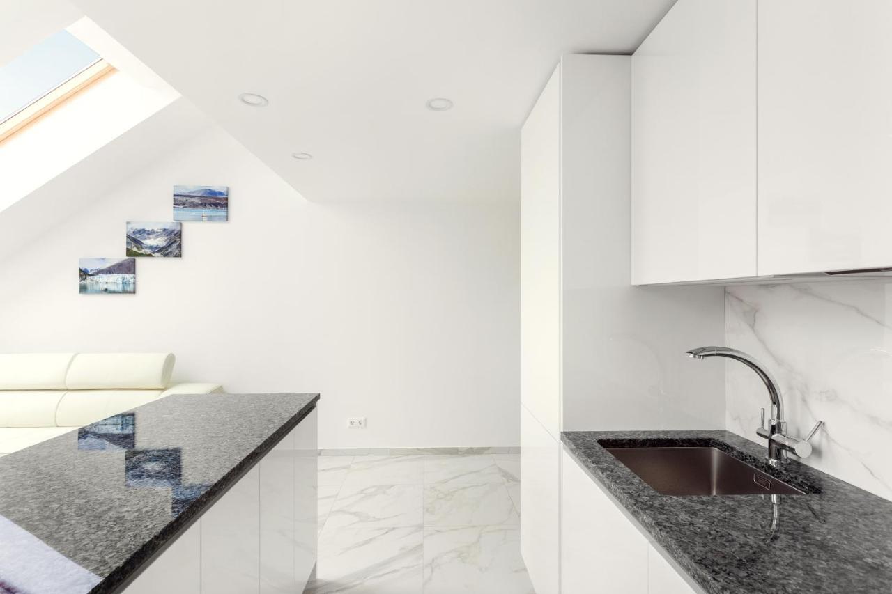 Luxurious Kaunas Basilica Apartment In Old Town By Urban Rent Esterno foto