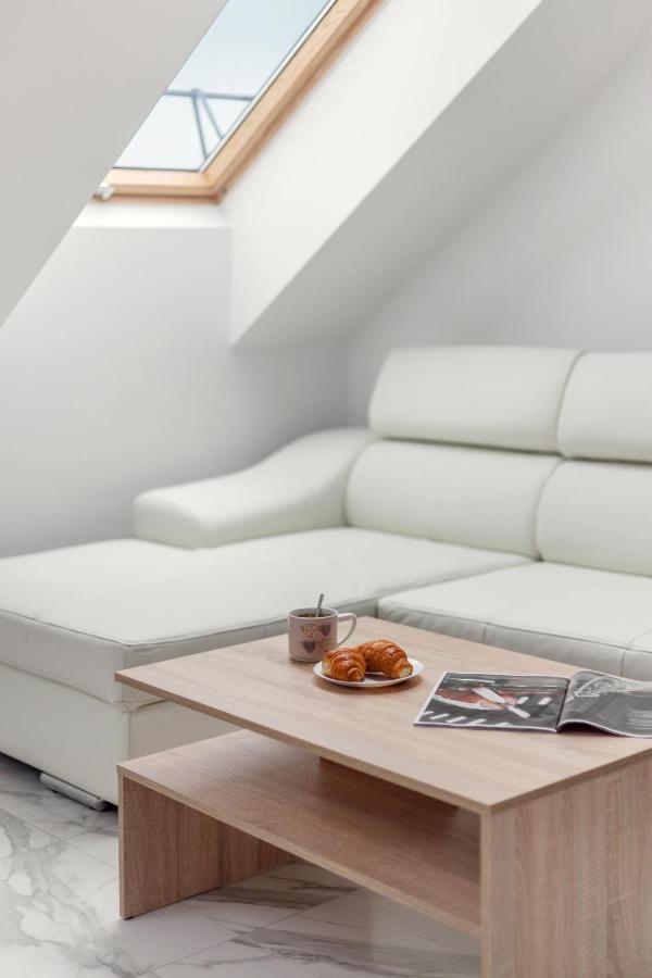 Luxurious Kaunas Basilica Apartment In Old Town By Urban Rent Esterno foto