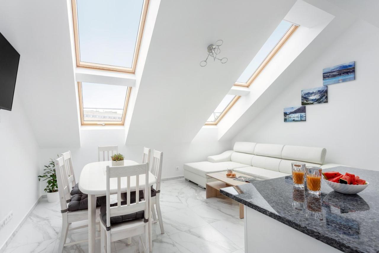 Luxurious Kaunas Basilica Apartment In Old Town By Urban Rent Esterno foto